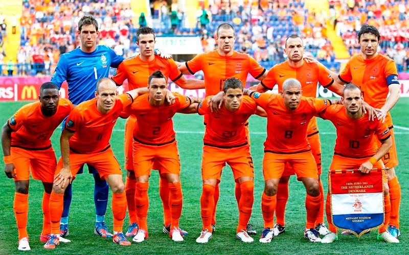 Euro 2012: Οι Δανοί «μάδησαν» τις «τουλίπες» (photos+video)