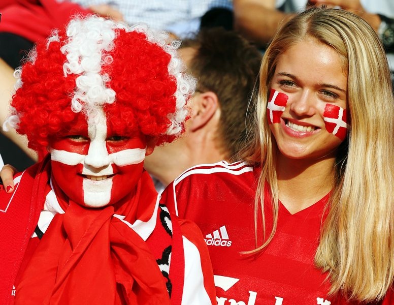 Euro 2012: Οι Δανοί «μάδησαν» τις «τουλίπες» (photos+video)