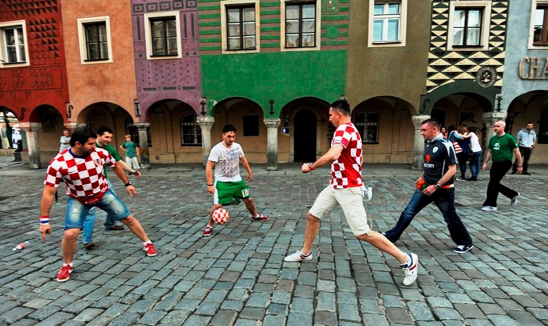 Euro 2012: Η «μάχη» της εξέδρας (photos)