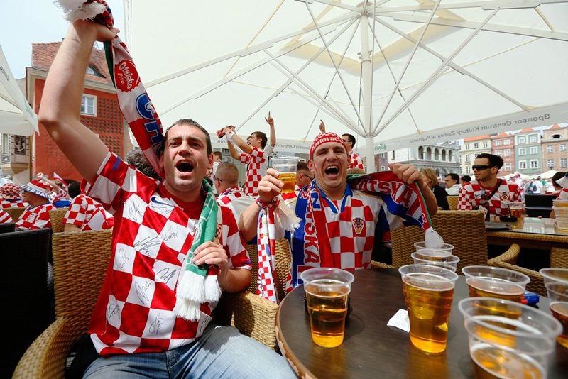 Euro 2012: Η «μάχη» της εξέδρας (photos)