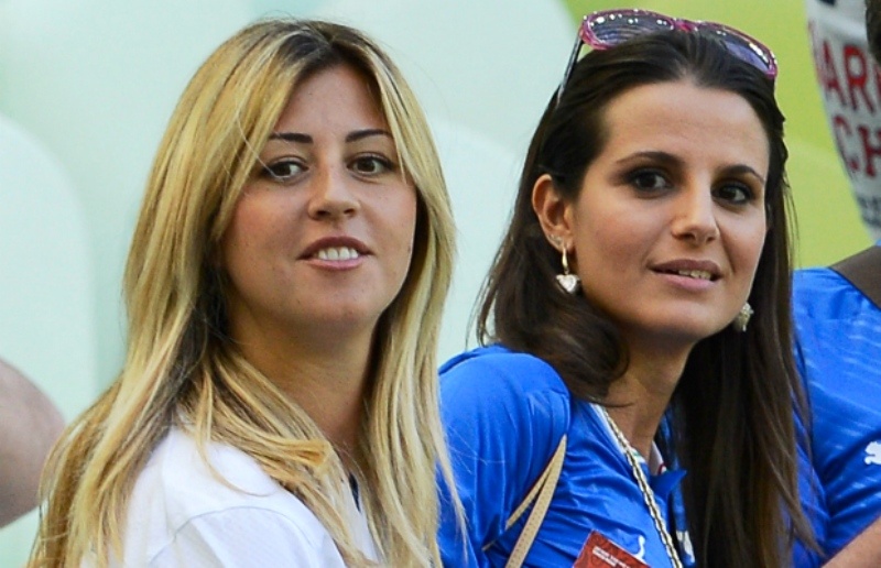 Euro 2012: Στο πλευρό των παικτών οι WAGs (photos)