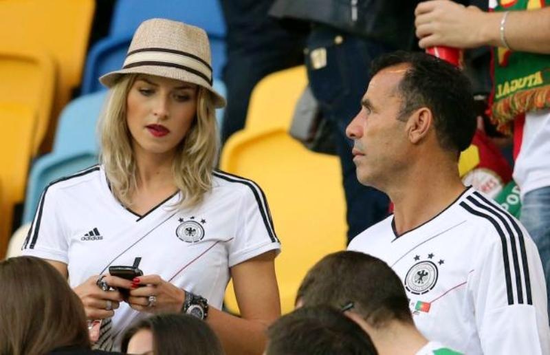 Euro 2012: Στο πλευρό των παικτών οι WAGs (photos)