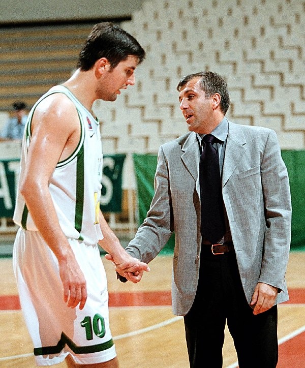 Ο πράσινος άρχοντας των δαχτυλιδιών! (photos+videos)