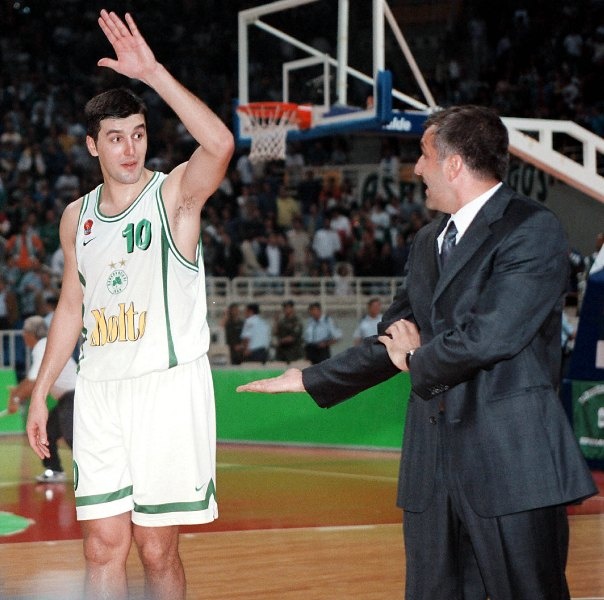 Ο πράσινος άρχοντας των δαχτυλιδιών! (photos+videos)