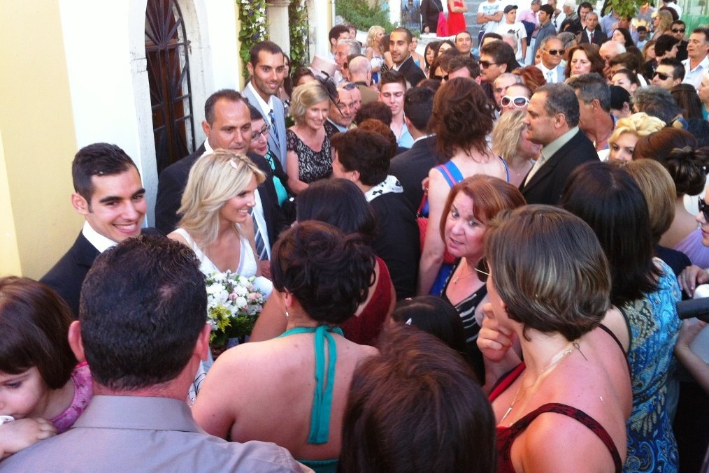 Αποφασίζουν για μήνα του μέλιτος… (photos+video)
