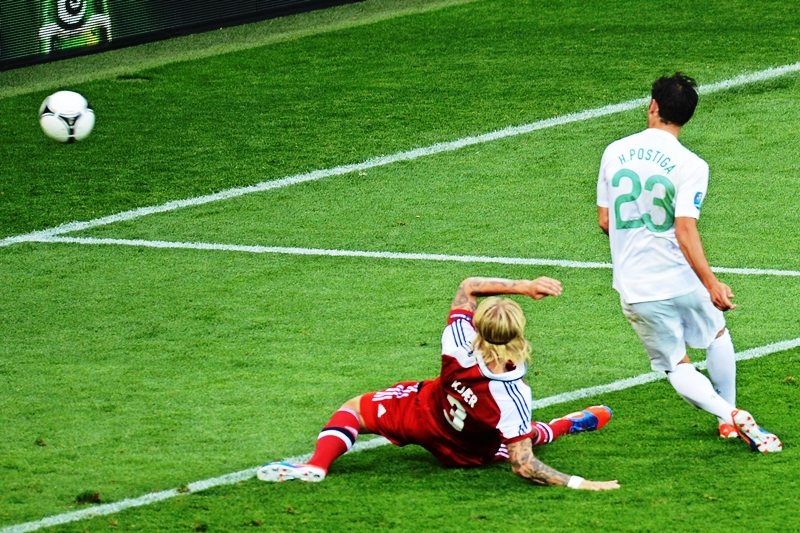 Euro 2012: Γλίτωσε τον… πάτο με Βαρέλα (photos+video)