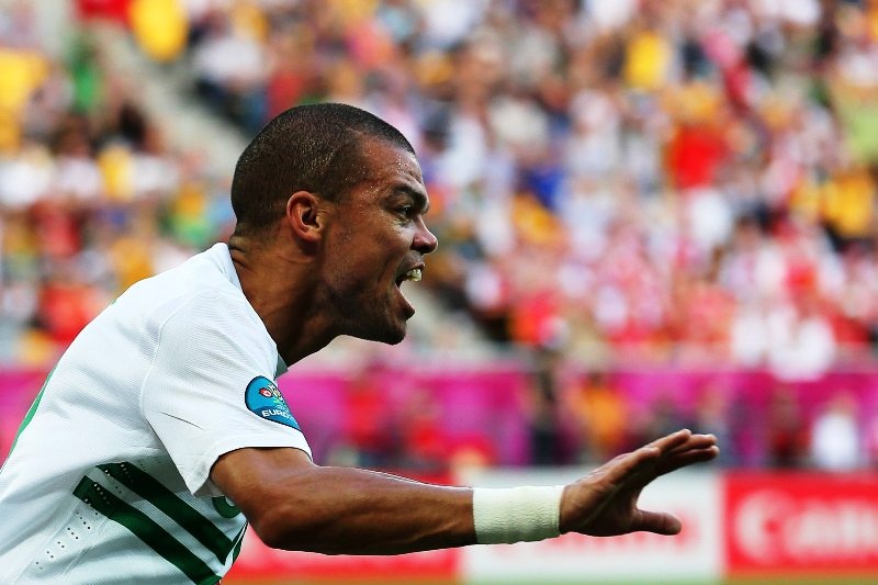 Euro 2012: Γλίτωσε τον… πάτο με Βαρέλα (photos+video)
