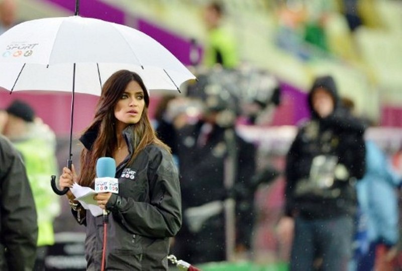 Euro 2012: Ομορφιές και… μπίρα (photos)