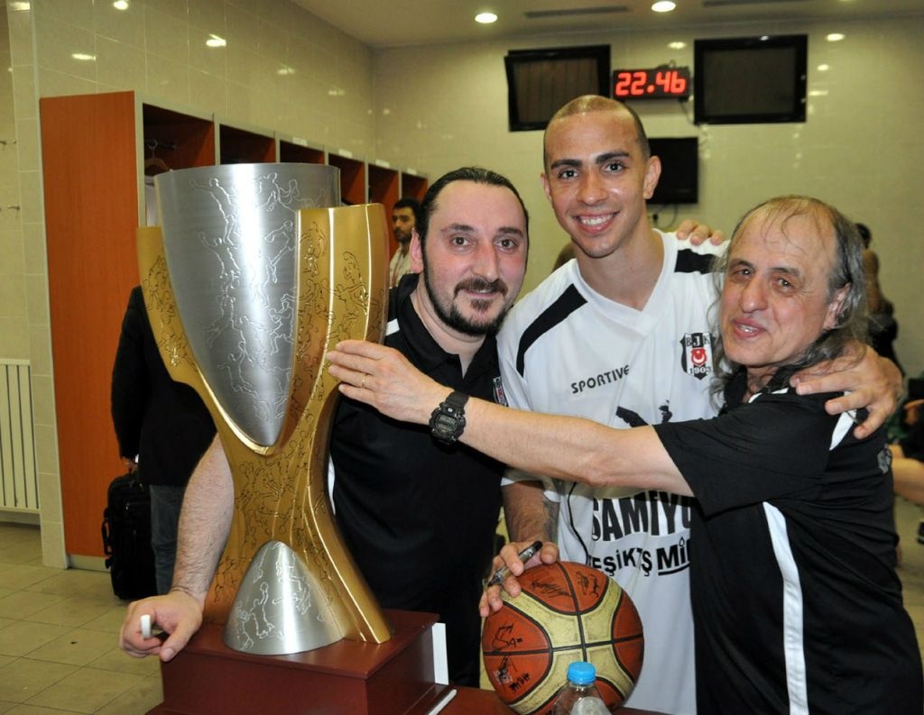 Τα πανηγύρια Μπεσίκτας και Έρτσεγκ για το Triple Crown (photos)