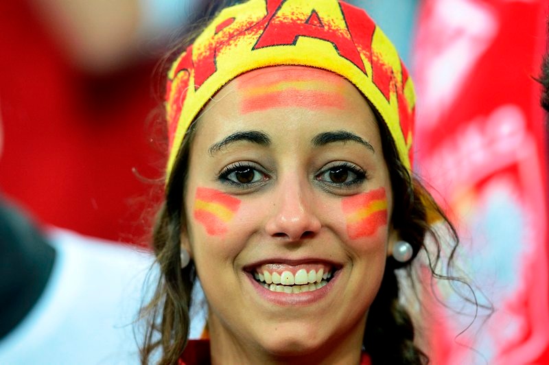 Euro 2012: Ομορφιές και… μπίρα (photos)