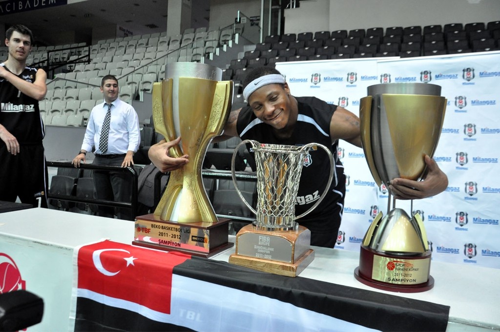 Τα πανηγύρια Μπεσίκτας και Έρτσεγκ για το Triple Crown (photos)