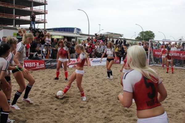 Euro 2012: Μεγάλη νίκη από Δανία (photos)