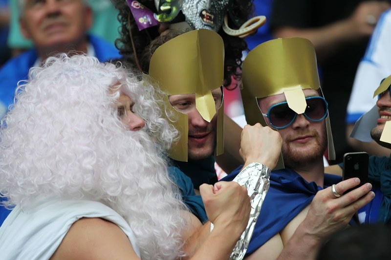 Eεεε, οοο και αυτό το Euro είναι ελληνικό! (photos+video)