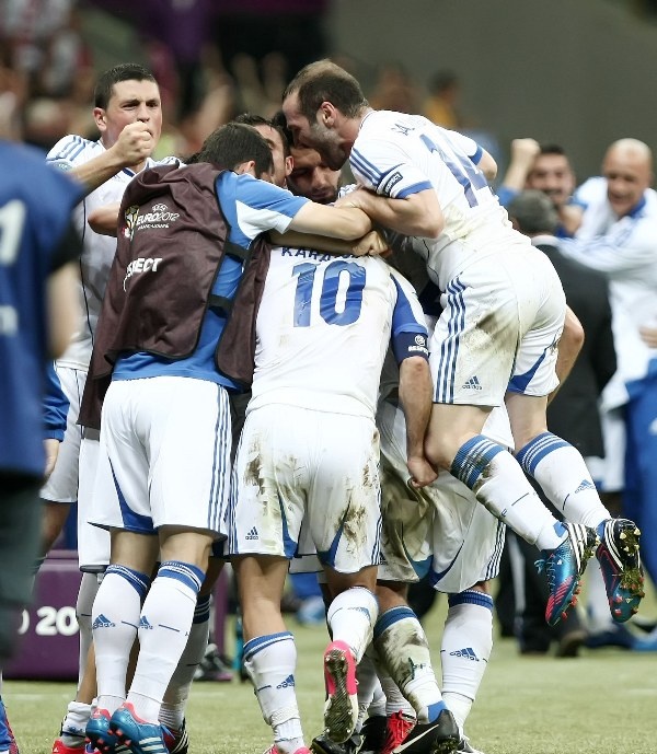 Eεεε, οοο και αυτό το Euro είναι ελληνικό! (photos+video)