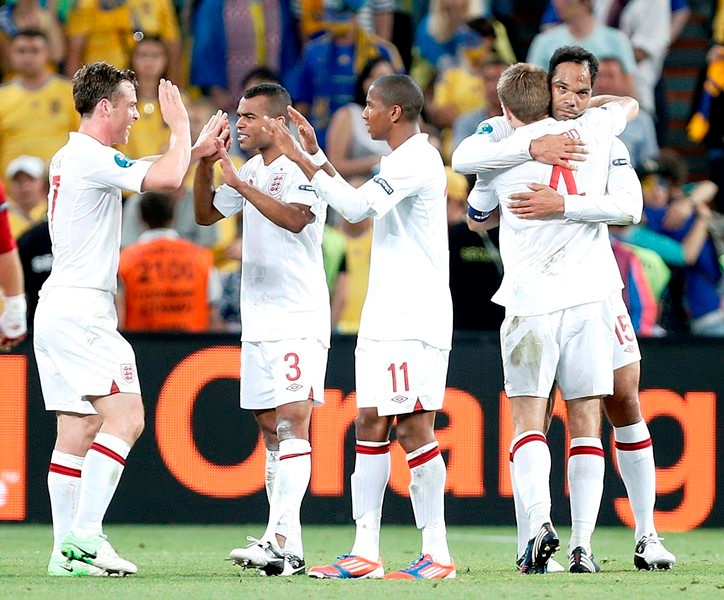 Euro 2012: Κορυφαία Αγγλία με Ρούνεϊ (photos+video)