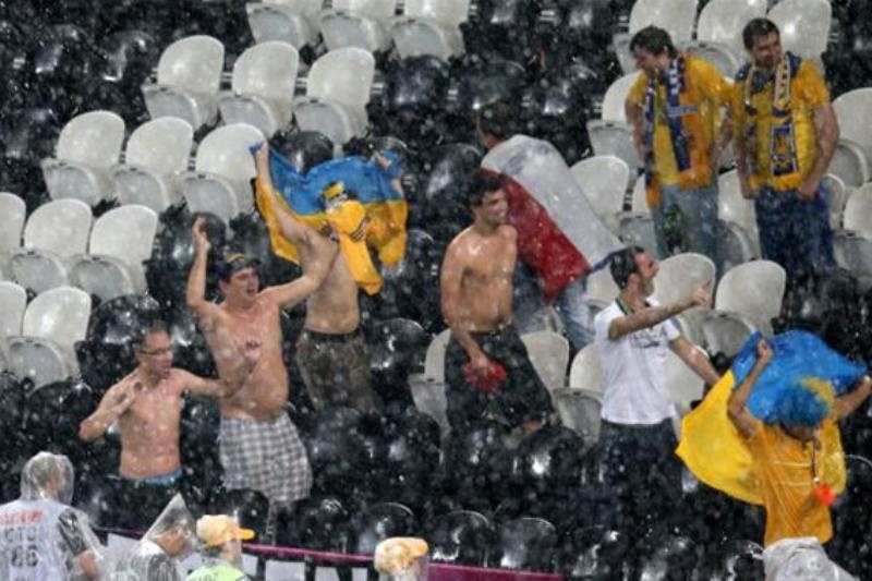 Euro 2012: Οι περίεργες φωτογραφίες...