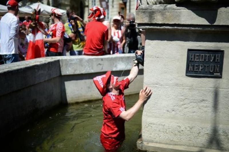 Euro 2012: Οι περίεργες φωτογραφίες...