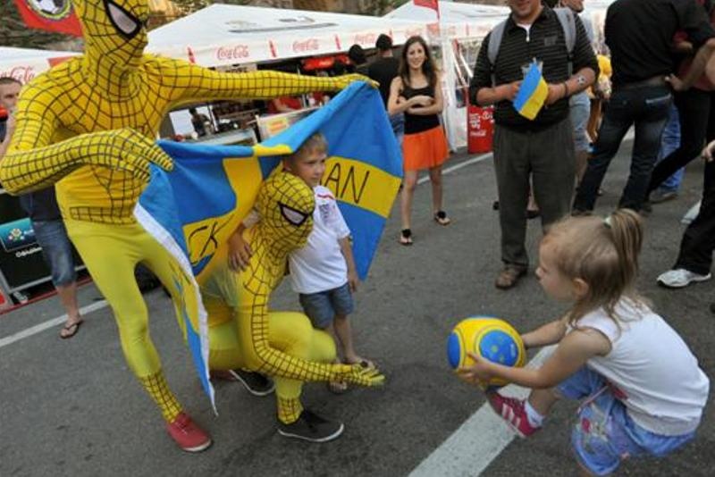 Euro 2012: Οι περίεργες φωτογραφίες...