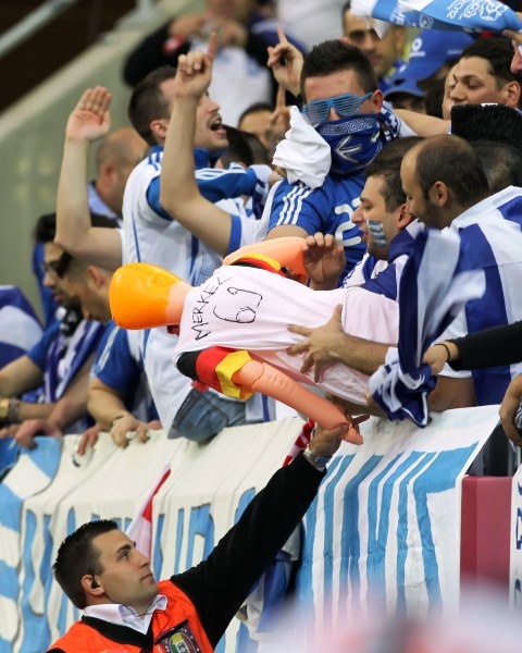 Euro 2012: Πήραν τη… Μέρκελ από τους Έλληνες (photos)