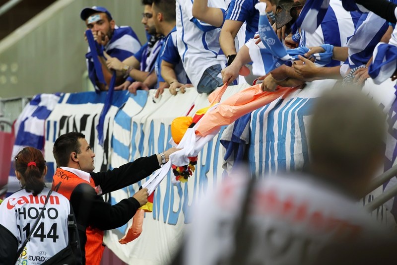 Euro 2012: Πήραν τη… Μέρκελ από τους Έλληνες (photos)