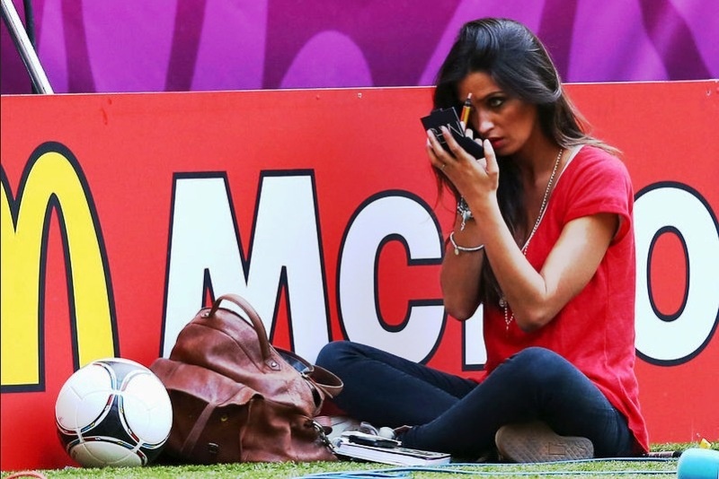 Euro 2012: Η… προθέρμανση της Καρμπονέρο (photos)