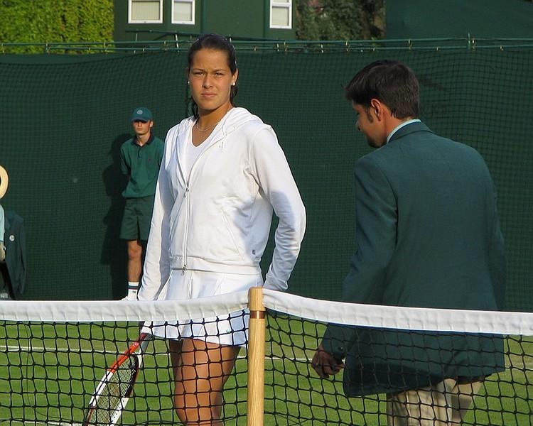 Η Ανα και τα μπαλάκια της (photos+video)