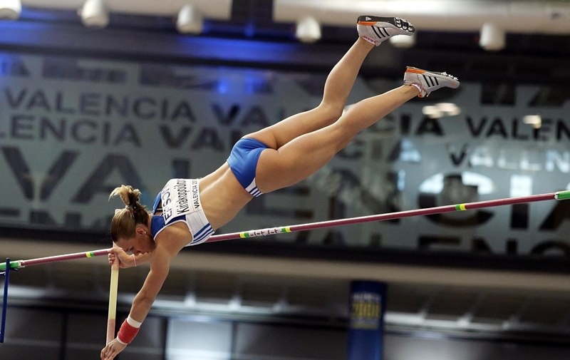 «Χάλκινη» η Κυριακοπούλου! (photos)