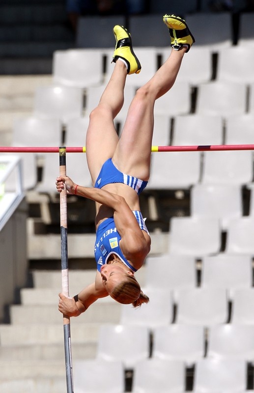 «Χάλκινη» η Κυριακοπούλου! (photos)