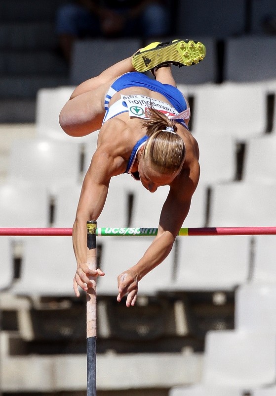«Χάλκινη» η Κυριακοπούλου! (photos)