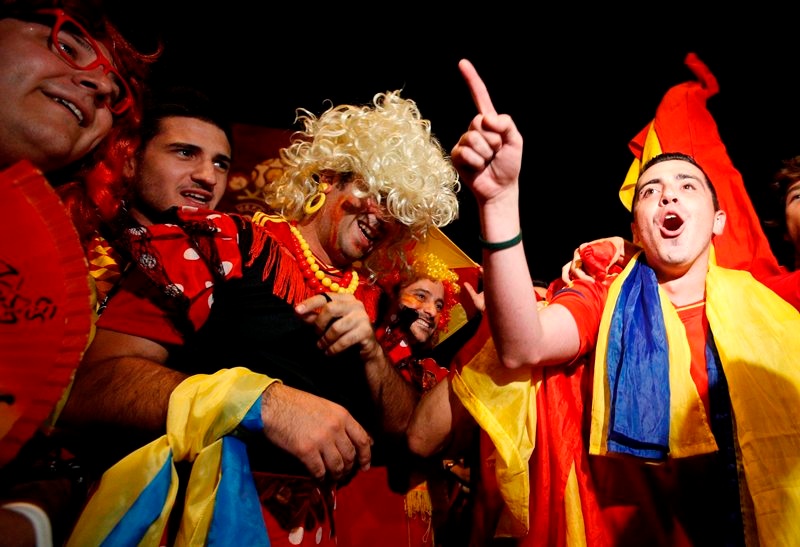 Στους δρόμους οι Ισπανοί! (videos+photos)