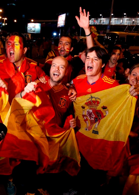 Στους δρόμους οι Ισπανοί! (videos+photos)