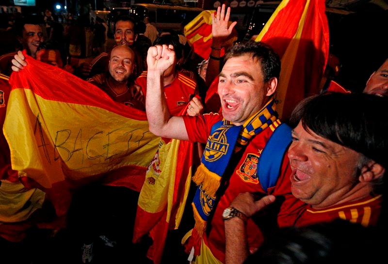 Στους δρόμους οι Ισπανοί! (videos+photos)