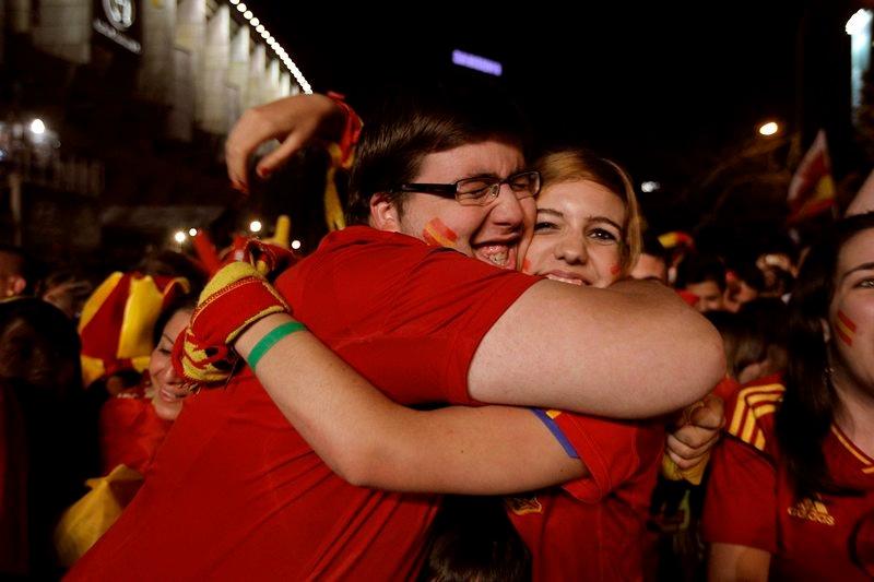 Στους δρόμους οι Ισπανοί! (videos+photos)