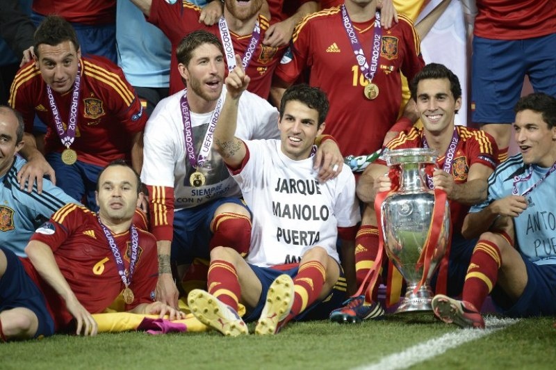 Euro 2012: Το αφιέρωσαν στους αδικοχαμένους Ισπανούς (photos)