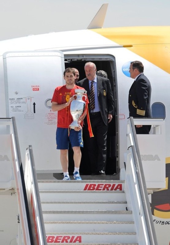 Euro 2012: Έφτασαν στην Ισπανία οι Πρωταθλητές Ευρώπης (photos+video)