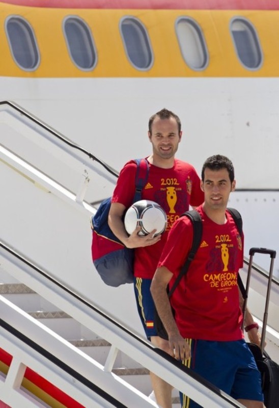 Euro 2012: Έφτασαν στην Ισπανία οι Πρωταθλητές Ευρώπης (photos+video)