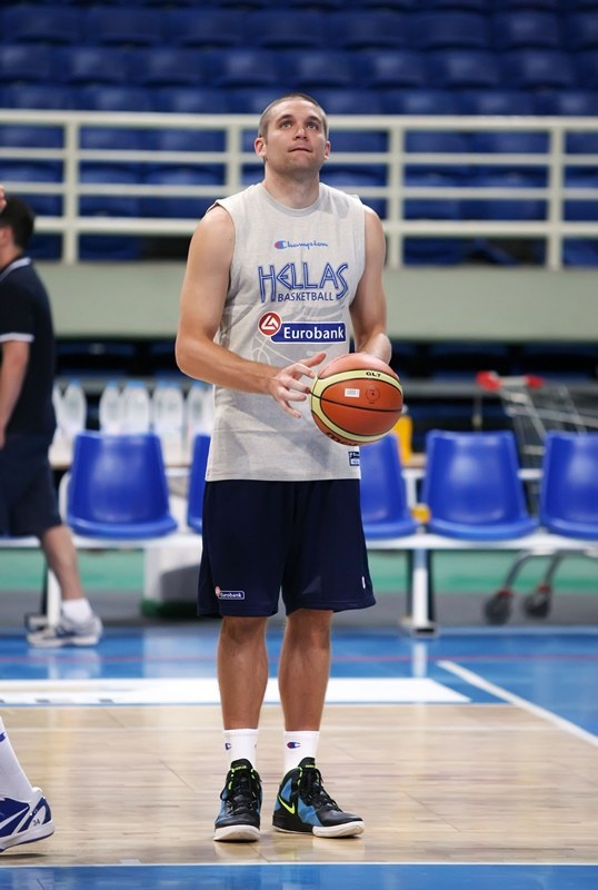 Πρεμιέρα στις μεταγραφές με Μπράμος (photos+videos)