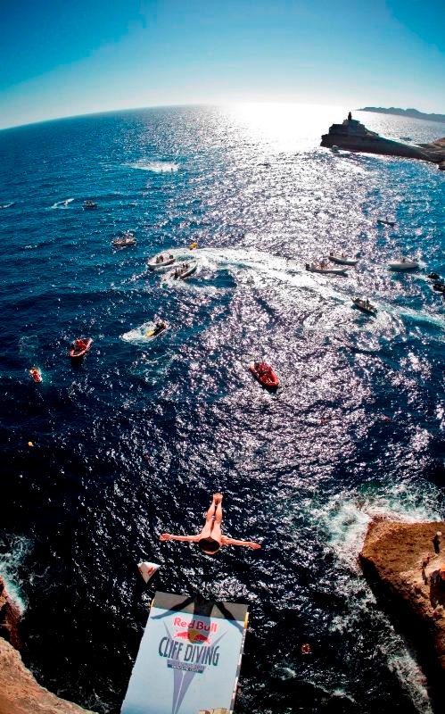 Tο RED BULL CLIFF DIVING επέστρεψε - το ίδιο και ο Orlando Duque!