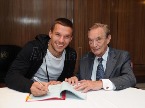 Επίσημα ο Ποντόλσκι στην Άρσεναλ! (photos)