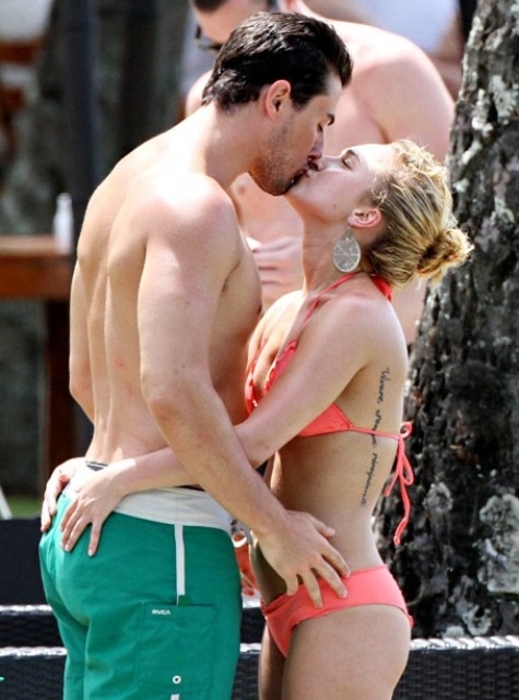 Ερωτευμένοι όσο ποτέ McKnight - Panettiere (photos)