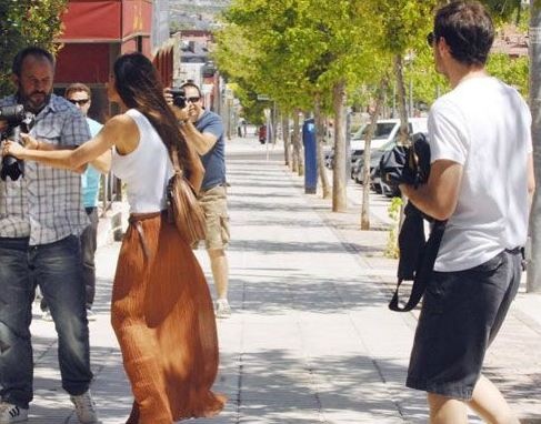 Επιτέθηκε σε παπαράτσι η Καρμπονέρο (photos)
