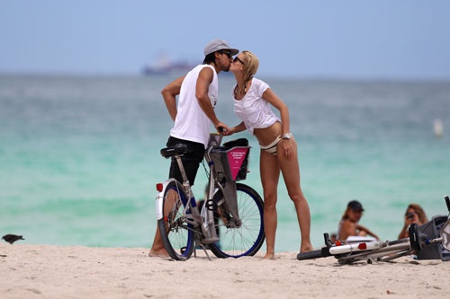 Τα παιχνίδια του Κεντίρα με τη Λένα (photos)