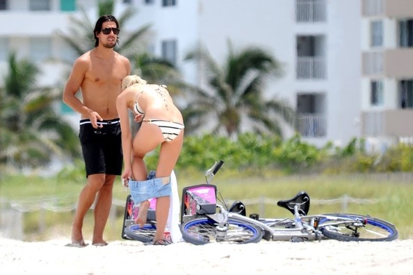 Τα παιχνίδια του Κεντίρα με τη Λένα (photos)