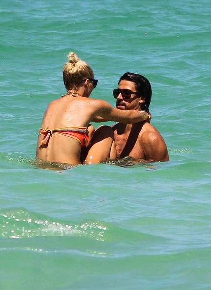 Τα παιχνίδια του Κεντίρα με τη Λένα (photos)