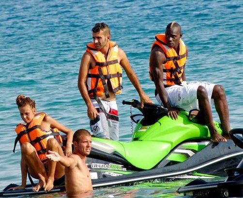 Φοβάται το τρενάκι, λατρεύει το στρινγκάκι ο Μπαλοτέλι (Photos)