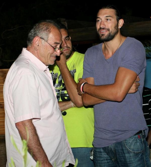 Τιμήθηκε ο Γιαννάκης (photos)