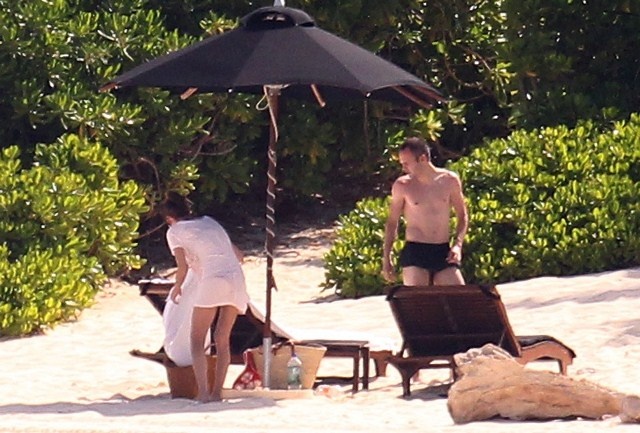 Ο μήνας του μέλιτος καλά κρατεί για Ινιέστα (photos)