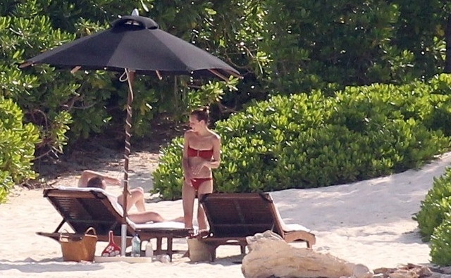 Ο μήνας του μέλιτος καλά κρατεί για Ινιέστα (photos)