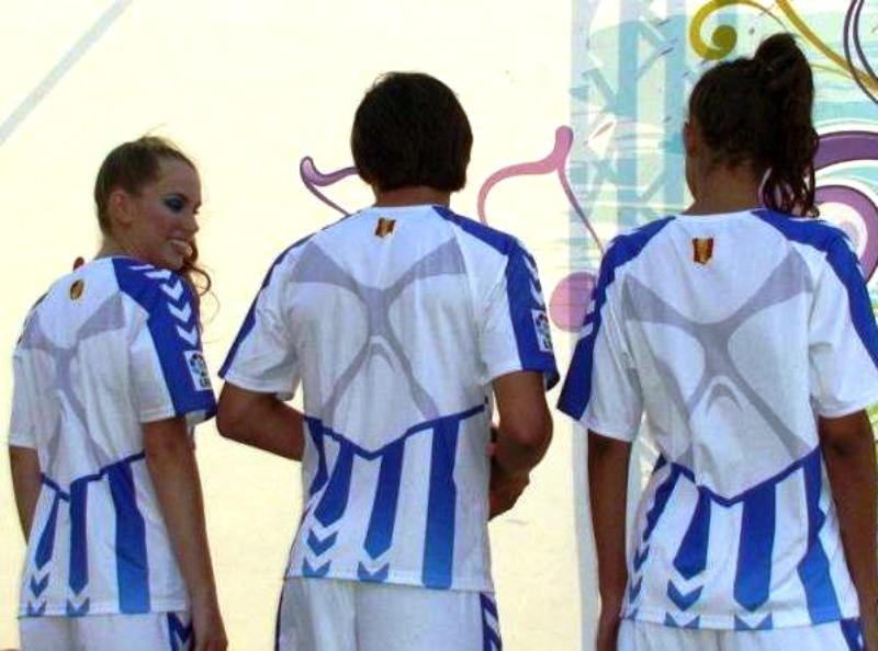 Σαν πασχαλίτσα η εμφάνιση της Ουέλβα (photos)