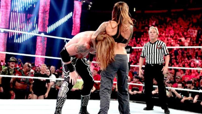 H επανάσταση του CM Punk στο χιλιοστό Raw